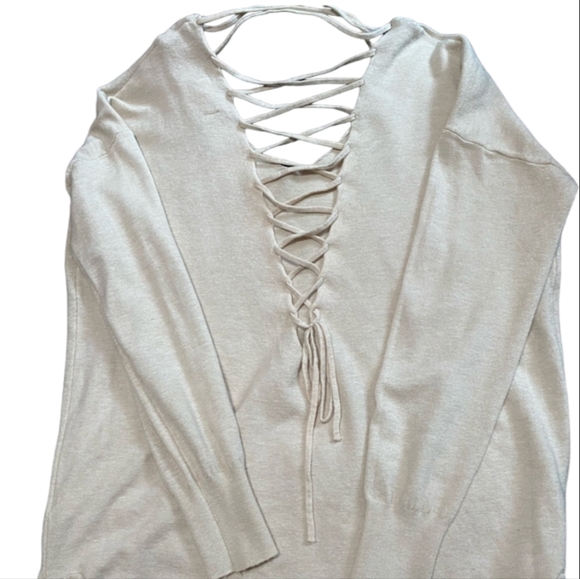 Criss cross back long sleeves - Picture 7 of 12